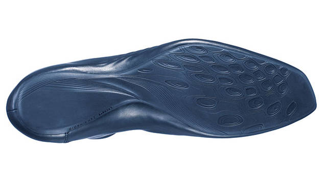 「LACOSTE×ZAHA HADID」Collaboration Footwear