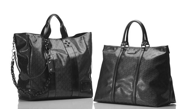 <strong>GUCCI｜グッチ</strong>　左から：トートバッグ“GGインプリメ”（チェイン付き） 17万1150円、トートバッグ“GGインプリメ” 9万4500円