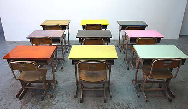 長坂常氏となかむらしゅうへい氏による「FlatProjectシリーズ」から登場したスクールデスク「Flat School Desk」