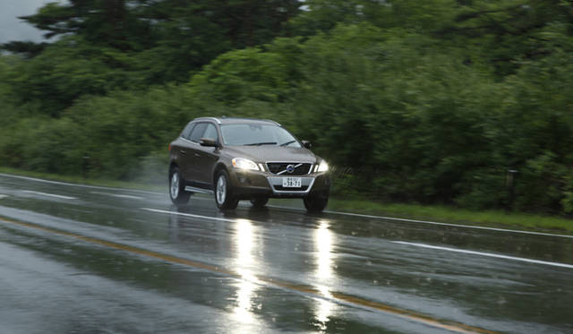 <b>VOLVO XC60</b>