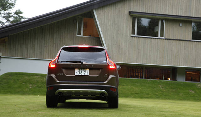 <b>VOLVO XC60</b>