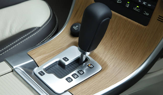 <b>VOLVO XC60</b>