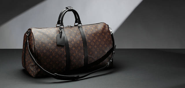 <b>Louis Vuitton Monogram Macassar Line</b> This is the 55 size of the Keepall, available in 45 and 55. It retains its traditional lightness and generous capacity for excellent usability. "Keepall Bandoulière 55" ¥155,400
