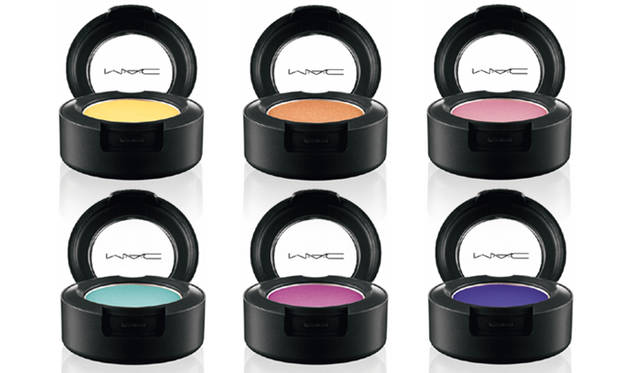 M·A·C "Make-Up Art Cosmetics" (Maira Kalman) Small Eyeshadow (6 limited edition shades) ¥2,415 each<br>Crest the Wave (Yellow), Off the Page (Orange), Maira's Magic (Pink), Haunting (Turquoise), Purple Shower (Purple), Violet Trans (Violet)
