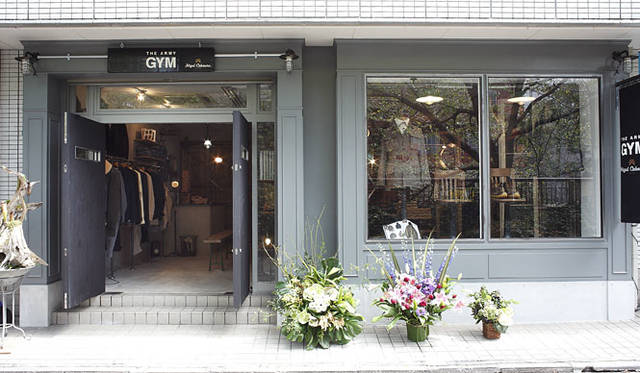 <strong>「THE ARMY GYM - Nigel Cabourn」外観</strong>