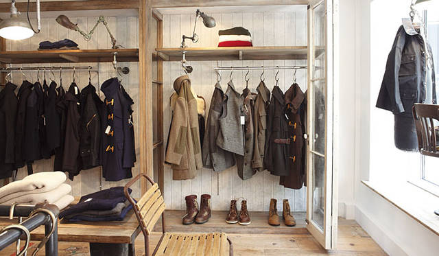 <strong>ナイジェル・ケーボンのフラッグシップショップ「THE ARMY GYM - Nigel Cabourn」</strong>
