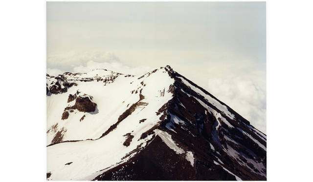 TOKYO PHOTO 2009<br><b>artist:Naoki Ishikawa</b><br>title:“Mt. Fuji #1“<br>gallery:SCAI THE BATHHOUSE<br>year:2008<br>size:90 × 112 cm