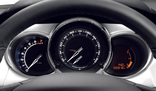 <b>CITROEN DS3｜シトロエン DS3</b>