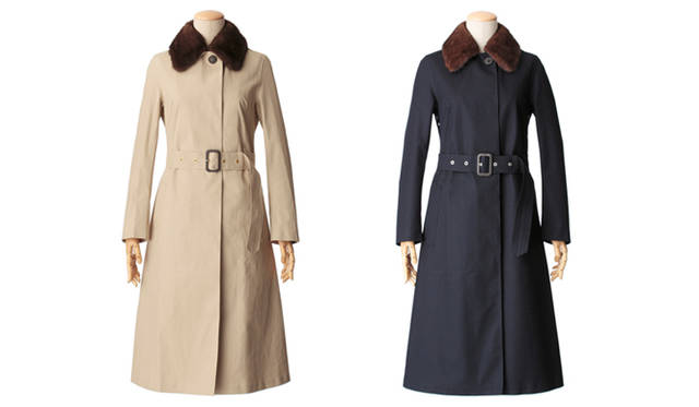 　左から：ROSLIN｜ロズリン（コットンゴム引き） 19万9500円／ドゥ-ズィエム クラス ラリュー（Tel. 03-5413-3607）、ROSLIN｜ロズリン（ウールゴム引き） 23万4150円／ビームス ハウス丸の内（Tel. 03-5220-8686）