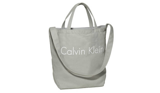 <strong>ck Calvin Klein｜カルバン・クライン</strong>　フェア期間中、西武渋谷店・有楽町店にてカルバンクライン商品を1店舗につき合計で2万円以上（税込）お買い上げのお客さまにオリジナル・トートバッグをプレゼント