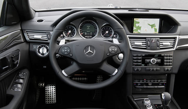 <b>Mercedes-Benz E63 AMG Stationwagon｜メルセデス・ベンツ E63 AMG ステーションワゴン</b>