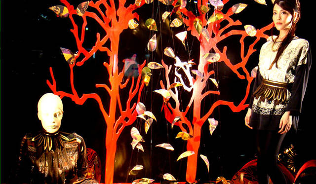 ETRO│エトロ銀座本店 “Love Tree”デコレーションと清川あさみさん