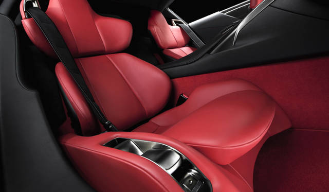 <em>LEXUS LFA｜レクサス LFA</em>