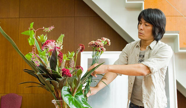 <b>男が楽しむ“ニューヨークスタイル”フラワーデザイン　「花束を買ってきて、自分でアレンジして生けよう（前編）」</b>