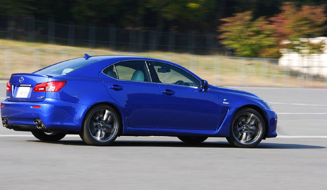 <em>LEXUS IS F｜レクサス IS F</em>