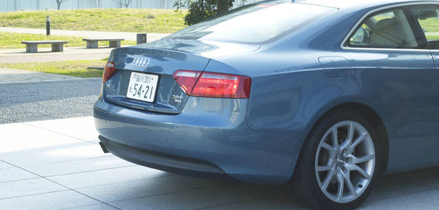 Audi A5｜アウディ A5 × 小泉里子