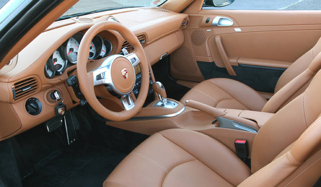<em>PORSCHE 911 turbo｜ポルシェ 911 ターボ</em>