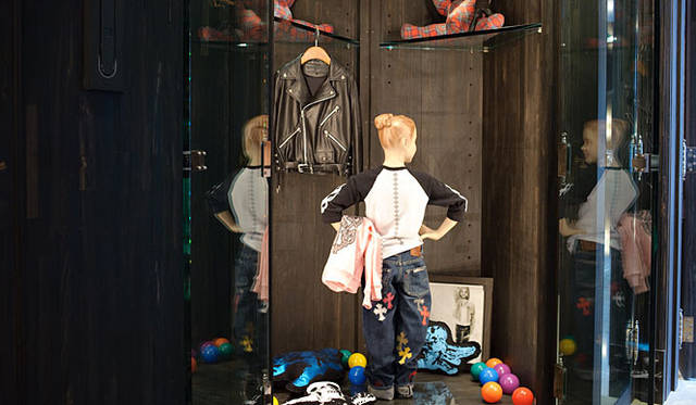 <b>CHROME HEARTS│クロムハーツ</b>　CHROME HEARTS TOKYO（クロムハーツ トーキョー） 1階・展示スペース