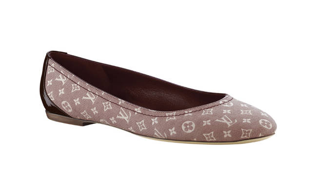 ルイ・ヴィトン｜LOUIS VUITTON｜「キス ミー・ライン」 フラットバレリーナ  6万900円<br/>　©LOUIS VUITTON/LB PRODUCTION