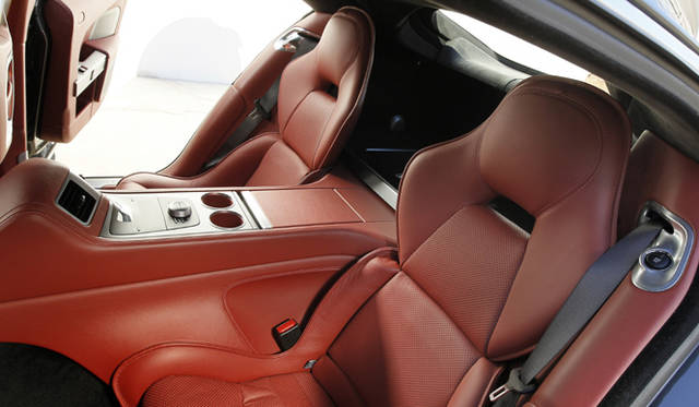 ASTON MARTIN  RAPIDE｜アストン マーティン・ラピード 