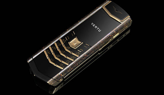 ヴァーチュ｜VERTU｜漆モバイルフォン｜シグネチャー吉祥