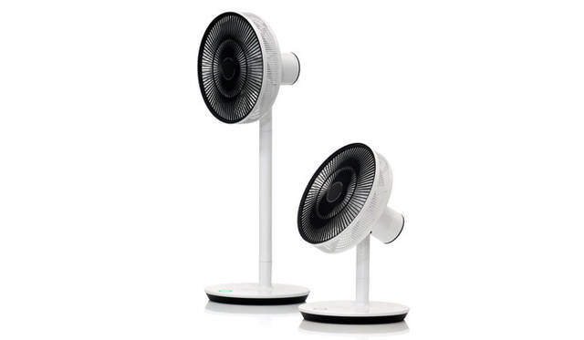 バルミューダデザイン｜BALMUDA｜次世代送風機｜GreenFan<br><br>夏はフロアでの扇風機として、冬は卓上でのサーキュレータとして使える。