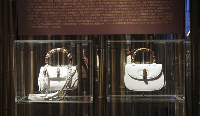 <b>GUCCI｜グッチ</b>　「THE BAMBOO」展 会場内観　新旧BAMBOOバッグの対比でスタート