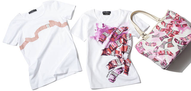 　左から｜フェラガモのアイコン「ヴァラ」とアイコニックな素材であるグログランがプリントされて。Tシャツ（六本木ヒルズ店先行アイテム）1万9950円、2010SSのシーズンプリント「フィオッキプリント」のTシャツ。水彩画タッチの「ヴァラ」リボンのモチーフがキュートな印象。Tシャツ2万1000円、ファブリック地にPVCコーティングされた軽い素材で、使い勝手も抜群。トートバッグ[W31×H28×D15cm]7万2450円（すべてサルヴァトーレ フェラガモ／フェラガモ・ジャパン）