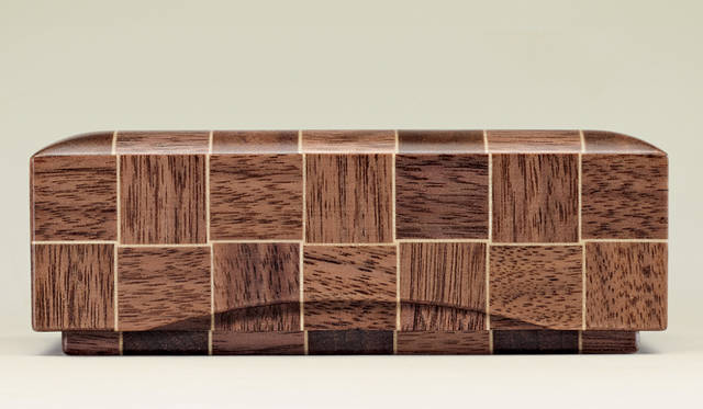 <b>BOTTEGA VENETA｜ボッテガ・ヴェネタ</b> HAKONE YOSEGI ZAIKU BOX BY KATSUHIRO KANAZASHI