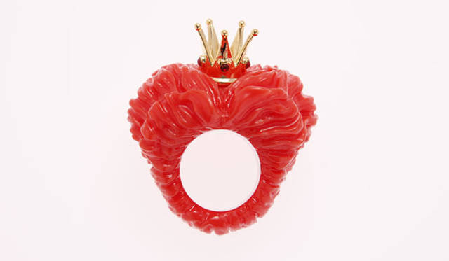 伊勢丹新宿店本館1階 ザ・ステージ｜Q-pot. in Wonderland｜Red Queen’s Hair Ring　1万7850円　© Disney