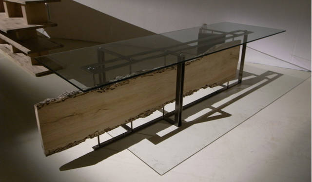 ミラノサローネ2010｜<b>RIVA</b> Luca Scacchettiデザインの無垢材を構造に使ったテーブル