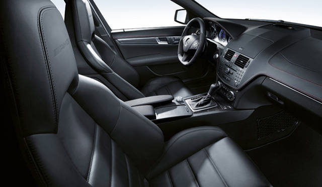 <b>Mercedes-Benz C 63 AMG Performance ＋｜メルセデス・ベンツ C 63 AMG パフォーマンス プラス </b>