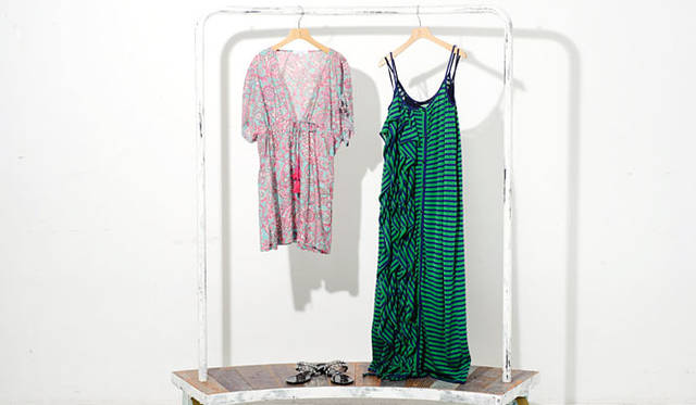 <b>UNITED ARROWS｜ユナイテッドアローズ</b>　チュニック1万1550円（オンダデマー／ユナイテッドアローズ）、マキシドレス3万5700円（コーヴェン／ユナイテッドアローズ）