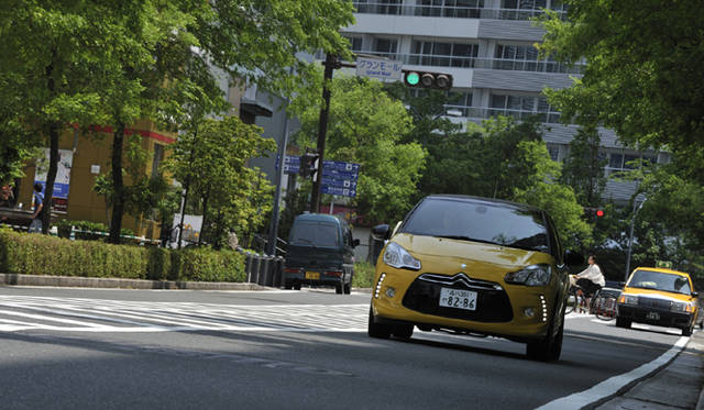 　CITROEN DS3 Chic