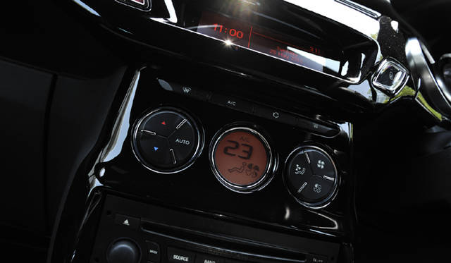 　CITROEN DS3 Chic