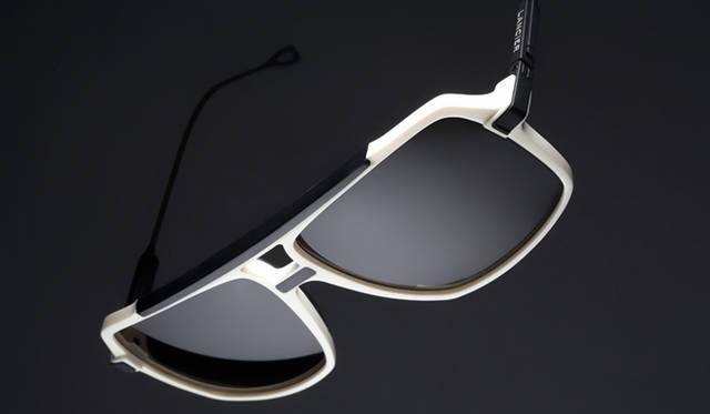 　LANCIER by DITA EYEWEAR 「S.001」 グリーンレンズ　7万7000円、ブラウンレンズ　9万4500円、グレーレンズ　9万4500円