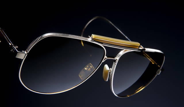 　LANCIER by DITA EYEWEAR 「PS.003」　グリーンレンズ　7万7000円、ブラウンレンズ　9万4500円、グレーレンズ　9万4500円