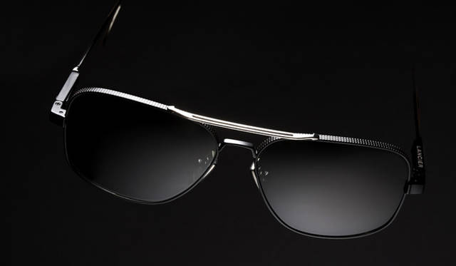 　LANCIER by DITA EYEWEAR 「PS.004」　グリーンレンズ　7万7000円、ブラウンレンズ　9万4500円、グレーレンズ　9万4500円