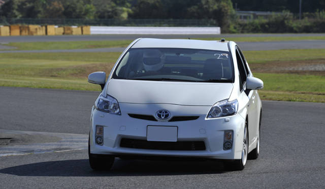 トヨタ プリウス｜TOYOTA PRIUS