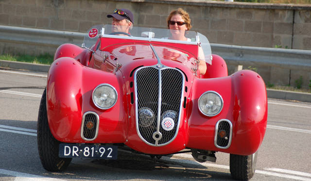 <b>Alfa Romeo 1910-2010｜アルファ ロメオ100周年イベント</b><br />ワークスによるスポーツカーレース参戦用に1939年からわずか10台のみ製作された6C2500コルサの登場に、会場は大興奮。
