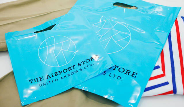 <b>UNITED ARROWS｜ユナイテッドアローズ</b>　ジ エアポート ストア ユナイテッドアローズ 成田空港第2ターミナル店　ショッピングバッグ