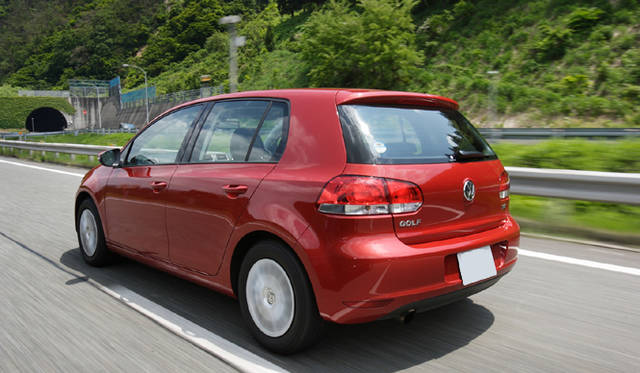 <b>エコカー3モデル乗りくらべ新潟ツアー</b>　安定感がある軽快な走りでドライビングファンを堪能できた。