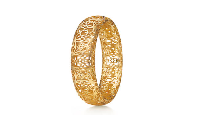 <b>ティファニー｜Tiffany & Co.</b> 「パロマ マラケシュ バングル」YG、66万6750円