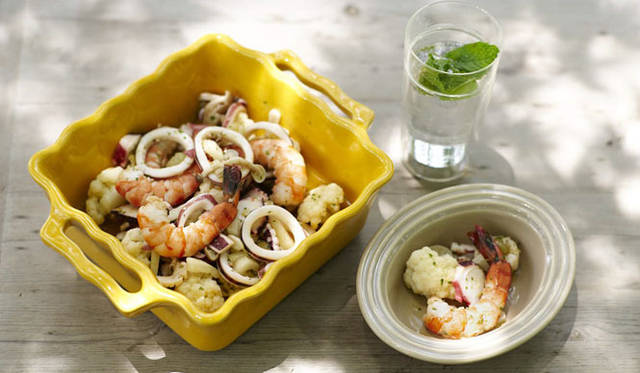 <b> APPOLIA｜アポーリア</b>　APPOLIA 「スクエアベーキングディッシュ」（W25×L20×H7.5cm / 1.8ℓ）3675円、「オーバルディッシュベーキングディッシュ」（W17×L13.5×H5cm / 0.25ℓ）1575円