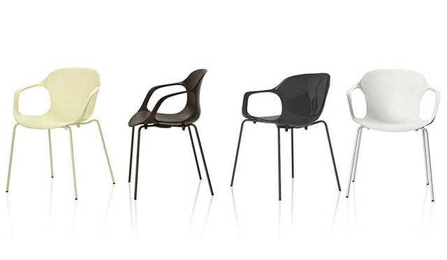 <b>LIVING MOTIF｜リビング・モティーフ</b>　NAPチェア / キャスパー・サルト （2010年）　アームなし 各3万4650円 W54 × D51 × H77× SH45cm、アームあり 各4万6200円 W62 × D51 × H7 7× SH45cm　カラー｜ミルクホワイト、バターイエロー、コーヒーブラウン、ペッパーグレー　※コーヒーブラウン、ペッパーグレーは、2011年以降発売予定　材質｜ナイロン（ポリアミドPA6）