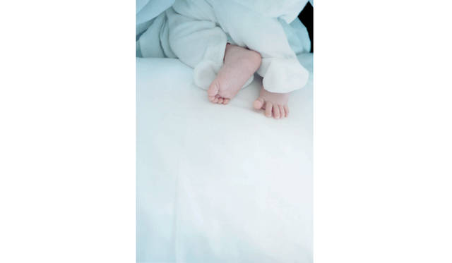 BOOK｜奈良美智、川内倫子ら現代アーティストの写真で綴るまど・みちお詩集『うちゅうの目』