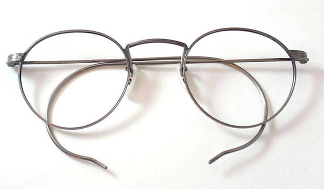 <b>Continuer｜コンティニュエ</b>　OLIVER PEOPLES　3万240円