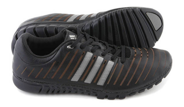 <b>adidas｜アディダス</b>　「FLUID TRAINER M LEATHER」 1万395円