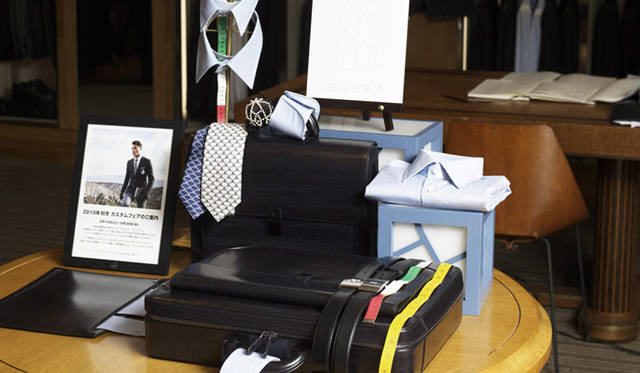 <strong>dunhill</strong> Custom orders are available not only for suits but also for shirts.