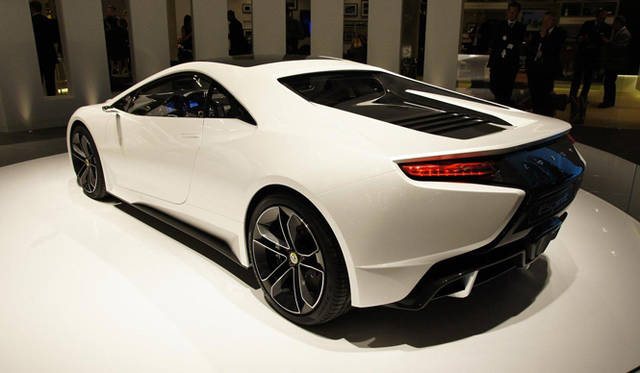 <strong>LOTUS ESPRIT</strong>